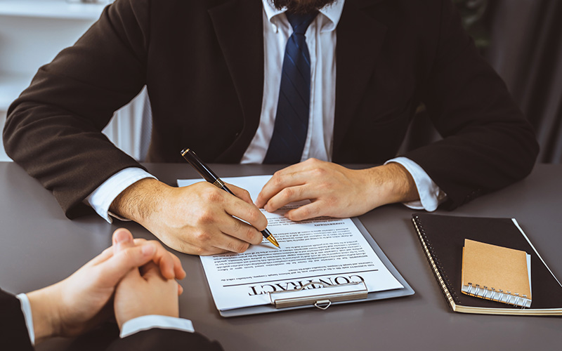 Contract Review Lawyer in Officer